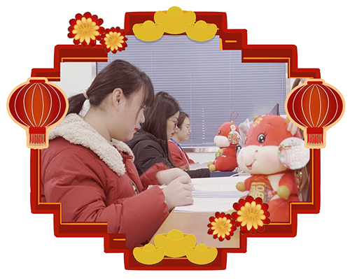 少年自知韶光貴，策馬揚鞭自奮蹄